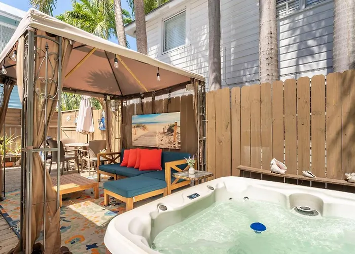 Casita De Catherine By Avantstay 1 Block To Duval St W Hot Tub Key West